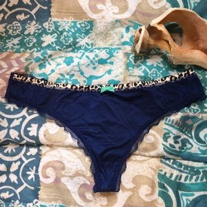 Victoria’s Secret thong, xs